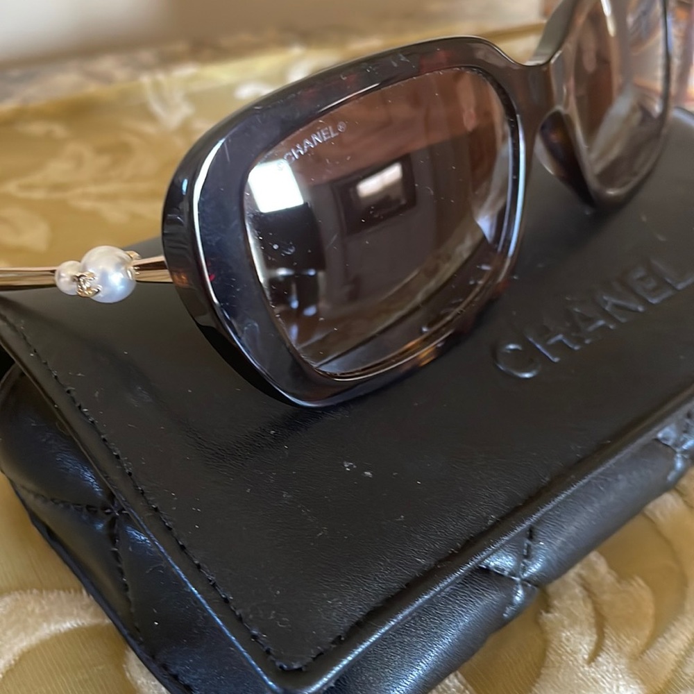 CHANEL sunglasses